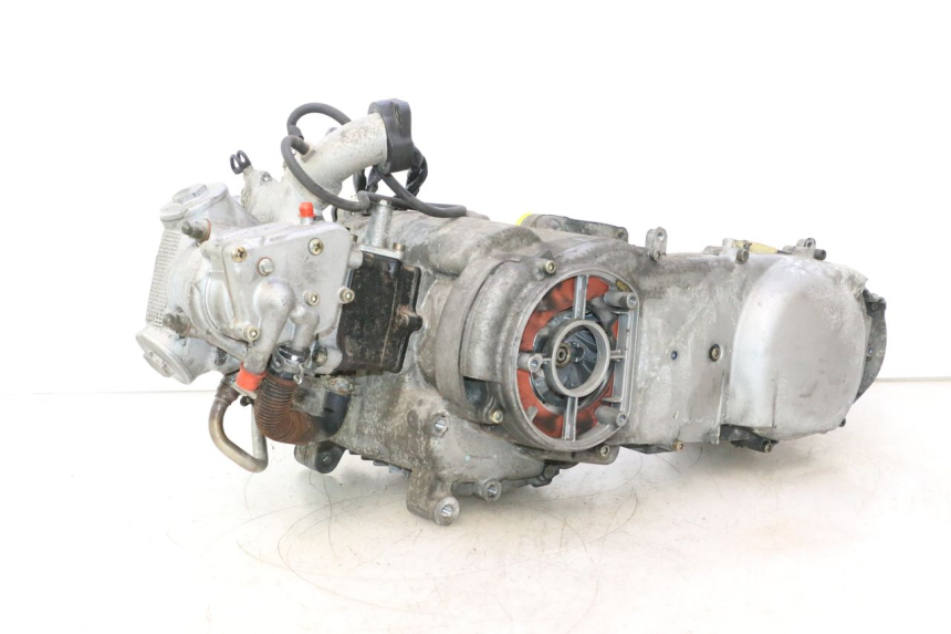 photo de MOTOR YAMAHA YP MAJESTY 125 (2002 - 2006) - Estado de la superficie y material