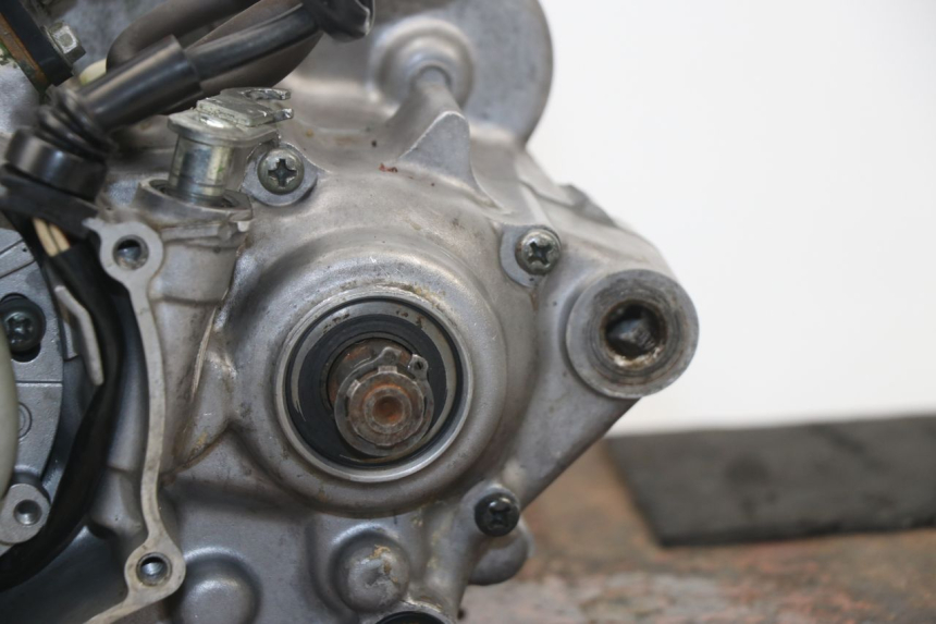 photo de MOTOR YAMAHA YZ 80 (1998 - 2001) - Primer plano técnico