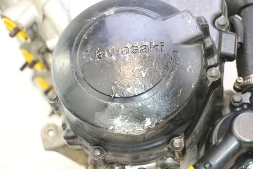 photo de MOTOR KAWASAKI ZX-6R ZX6R 600 (1995 - 1997) - Detalles de los puntos de fijación