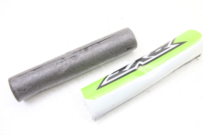 photo de ESPUMA DE MANILLAR APOLLO RXF 125 - Otra perspectiva