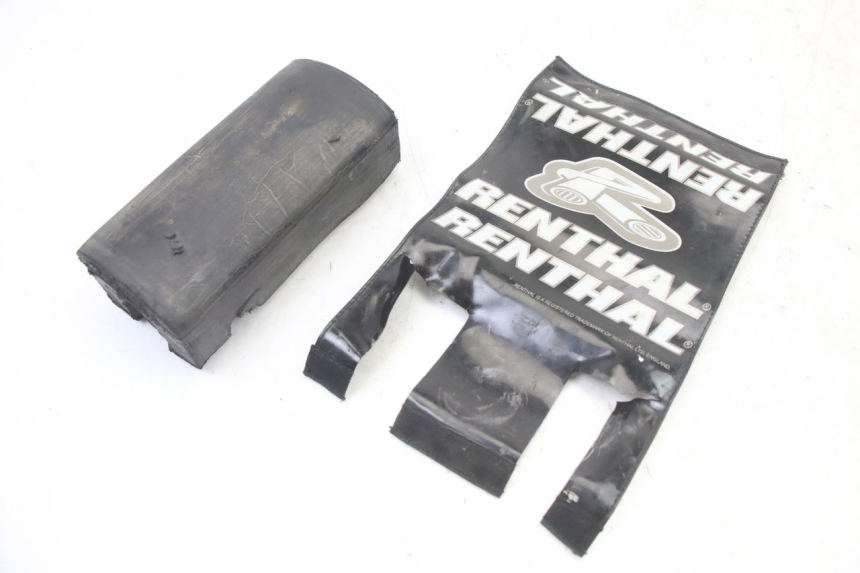 photo de MANILLAR PROTECTOR YAMAHA YZ-F YZF 250 (2007 - 2013) - Primer plano técnico