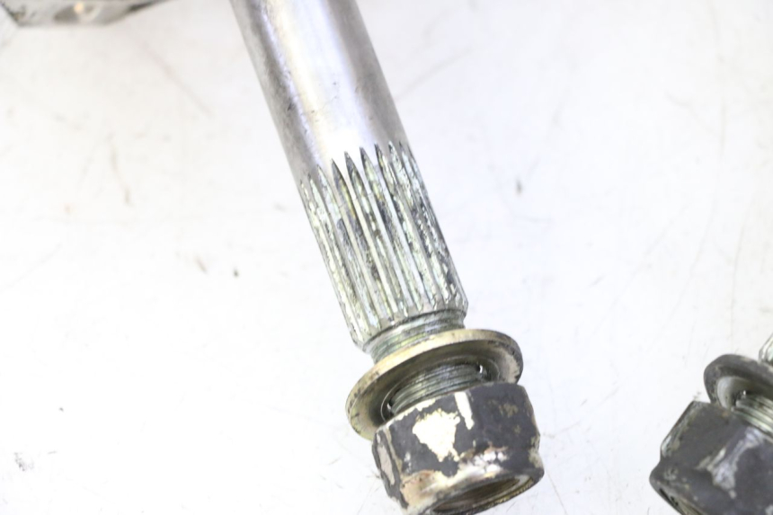 photo de CUBO RUEDA TRASERA QUADRO 4 4D 350 (2015 - 2018) - Otra vista del artículo