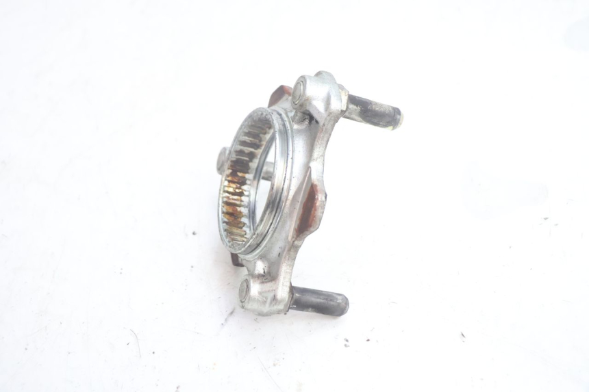 photo de CUBO RUEDA TRASERA SUZUKI BURGMAN EXECUTIVE ABS 650 (2006 - 2012) - Primer plano técnico