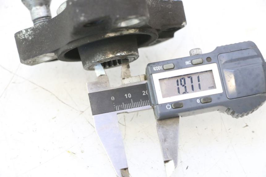 photo de BUJE DE RUEDA TRASERA PEUGEOT ELYSTAR 50 (2002 - 2014) - Zoom estado de uso