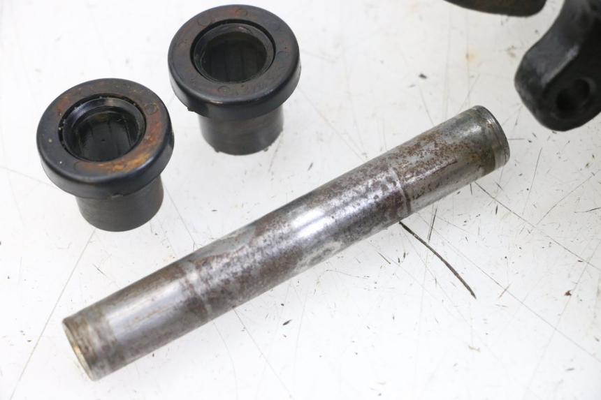 photo de CUBO RUEDA TRASERA HYTRACK HY S 4X4 410 (2013 - 2016) - Otra perspectiva