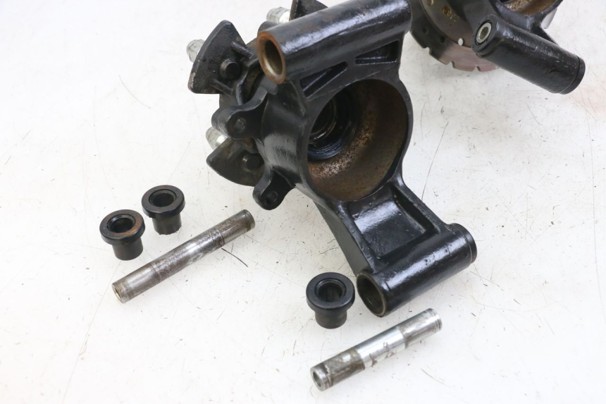 photo de CUBO RUEDA TRASERA HYTRACK HY S 4X4 410 (2013 - 2016) - Primer plano técnico