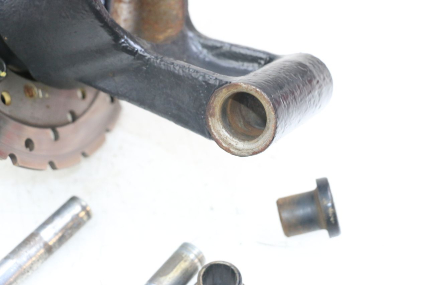 photo de CUBO RUEDA TRASERA HYTRACK HY S 4X4 410 (2013 - 2016) - Detalles de los puntos de fijación