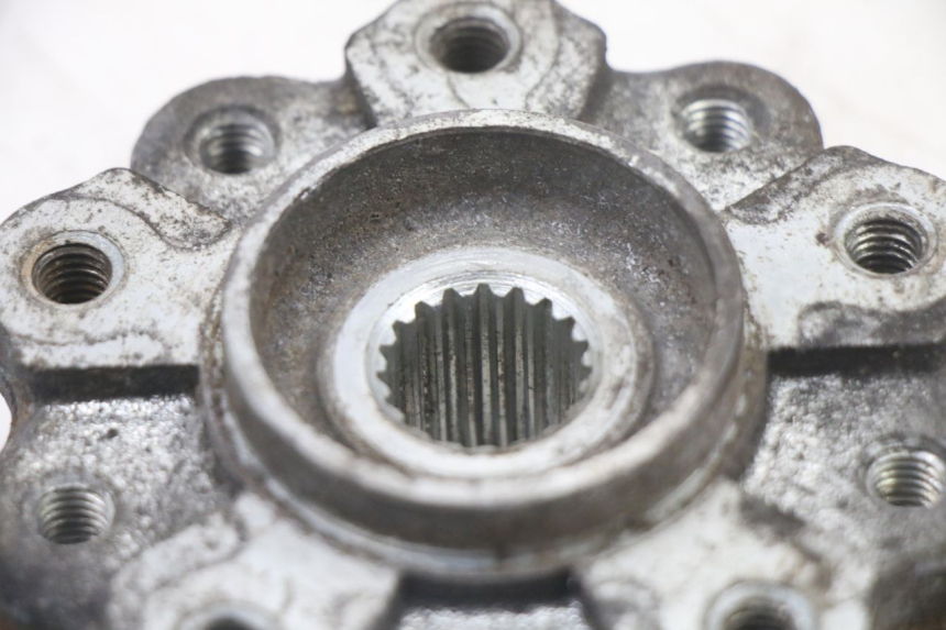 photo de CUBO RUEDA TRASERA PEUGEOT SPEEDFIGHT 3 LC 2T 50 (2009 - 2015) - Zoom estado de uso