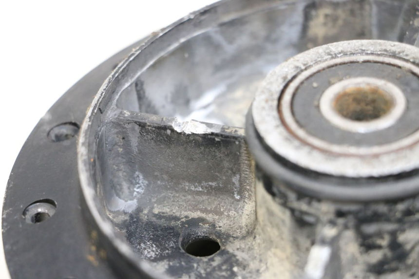 photo de CUBO RUEDA TRASERA YAMAHA PW 80 (1983 - 2014) - Primer plano técnico