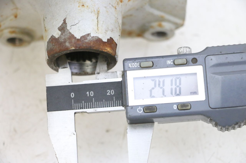 photo de CUBO RUEDA TRASERA HYTRACK S 150 (2003 - 2011) - Detalle de la pieza