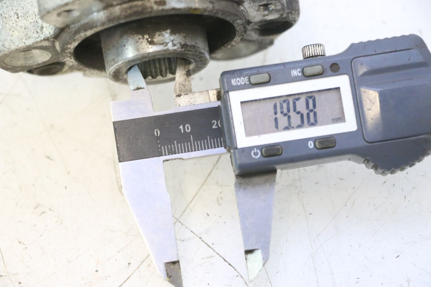 photo de CUBO RUEDA TRASERA PEUGEOT SATELIS 125 (2013 - 2018) - Detalle de la pieza