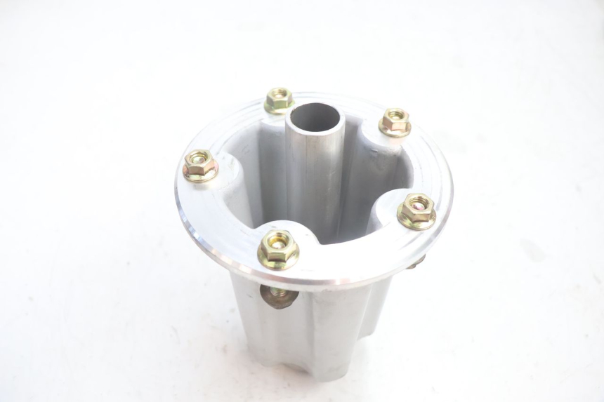photo de CUBO RUEDA TRASERA CAN-AM SPYDER RS 1000 (2008 - 2012) - Detalle de la pieza
