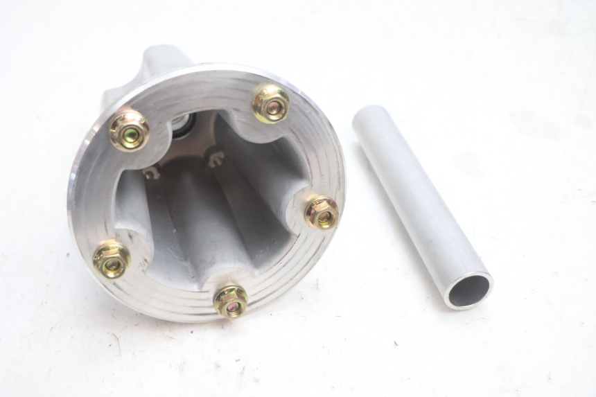photo de CUBO RUEDA TRASERA CAN-AM SPYDER RS 1000 (2008 - 2012) - Zoom estado de uso