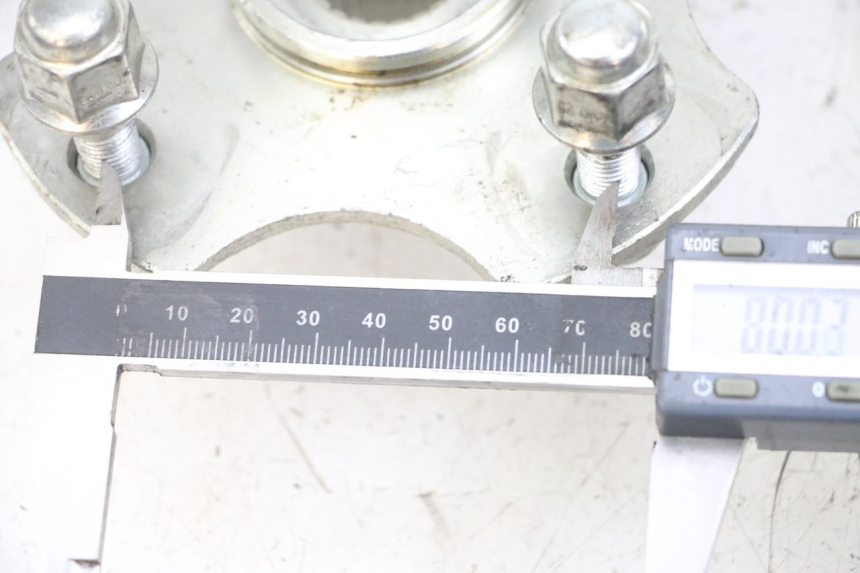 photo de BUJE DE RUEDA TRASERA HYTRACK ST 170 (2020 - 2024) - Zoom estado de uso