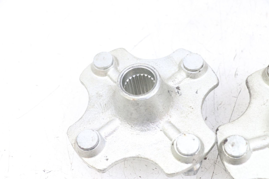 photo de BUJE DE RUEDA TRASERA HYTRACK ST 170 (2020 - 2024) - Primer plano técnico