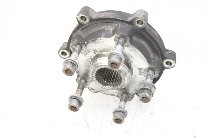 photo de CUBO RUEDA TRASERA PIAGGIO VESPA GTS SUPER IE 125 (2009 - 2016) - Primer plano técnico