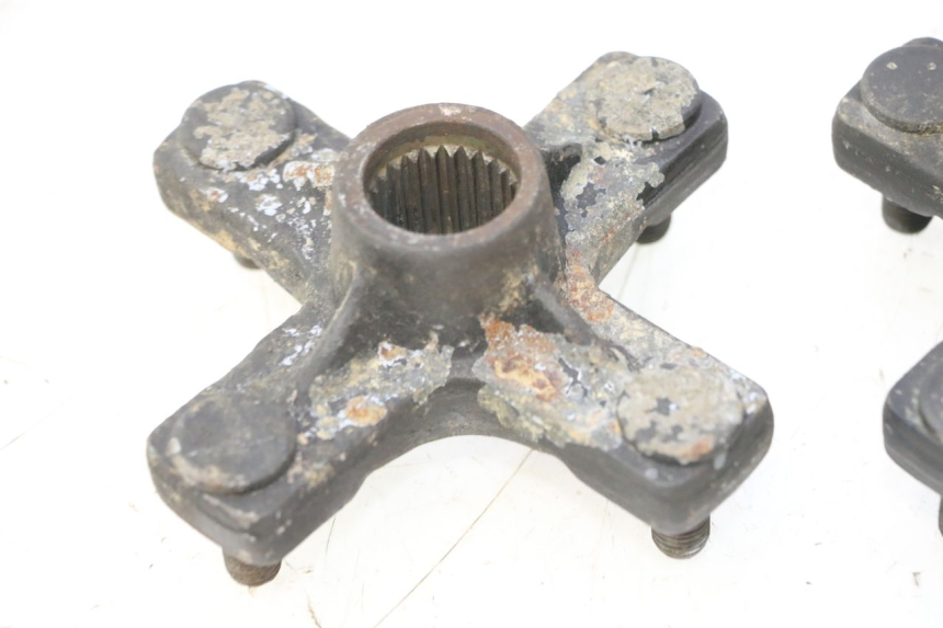 photo de CUBO RUEDA TRASERA SMC XROAD 150 - Primer plano técnico