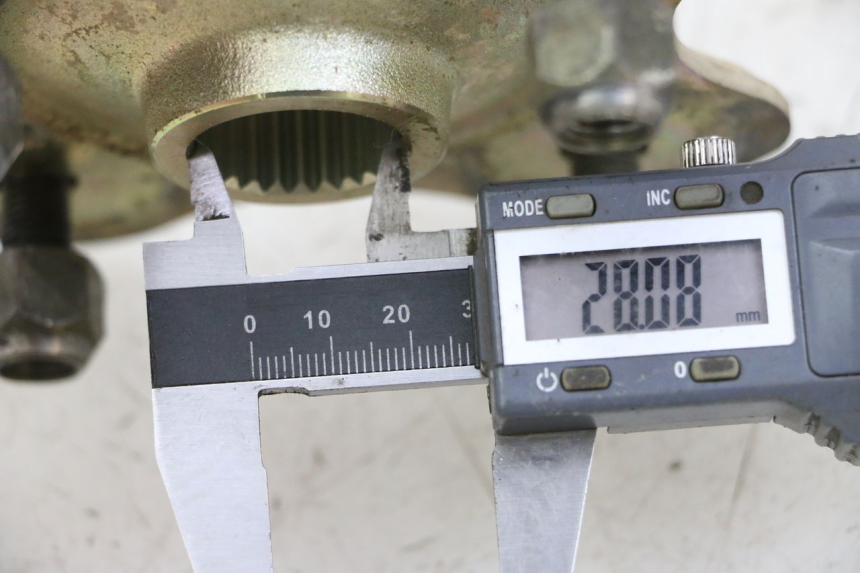 photo de CUBO RUEDA TRASERA YAMAHA YFM BRUIN 350 (2003 - 2009) - Detalle de la pieza