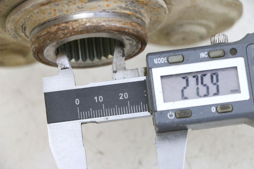 photo de CUBO RUEDA TRASERA YAMAHA YFM BRUIN 350 (2003 - 2009) - Zoom estado de uso