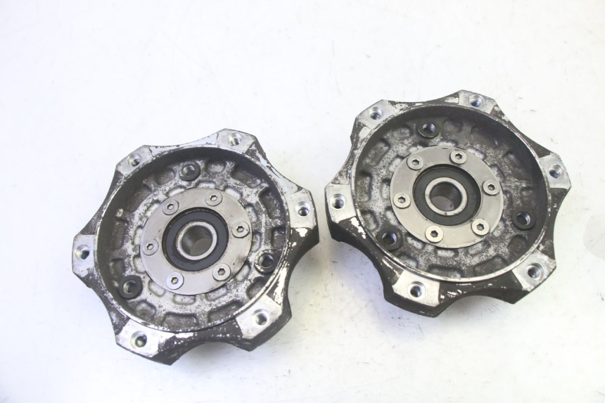 photo de CUBO RUEDA DELANTERA QUADRO 4 4D 350 (2015 - 2018) - Vista principal