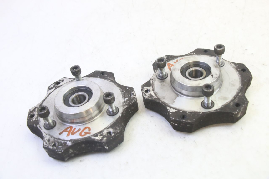 photo de CUBO RUEDA DELANTERA QUADRO 4 4D 350 (2015 - 2018) - Zoom estado de uso