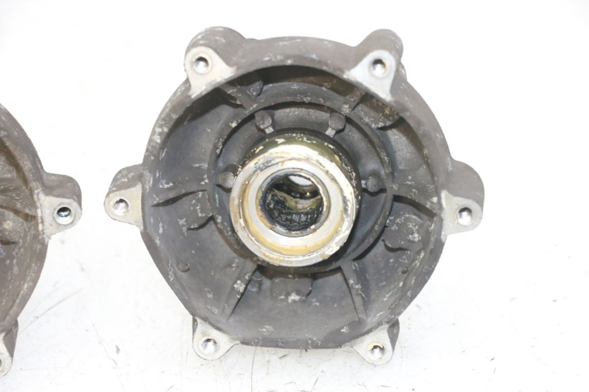 photo de CUBO RUEDA DELANTERA PIAGGIO IE MP3 YOURBAN 300 (2011 - 2016) - Detalles de los puntos de fijación