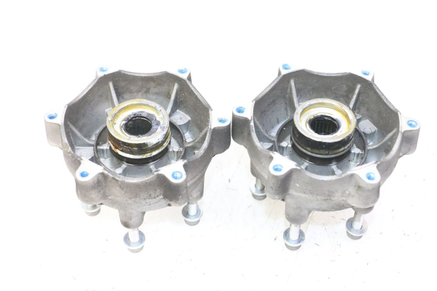 photo de CUBO RUEDA DELANTERA PIAGGIO MP3 HPE 310 (2024 - 2025) - Primer plano técnico