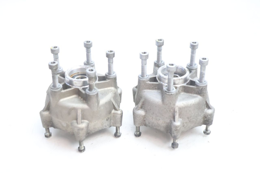 photo de BUJE DE RUEDA DELANTERA PIAGGIO MP3 LT 400 (2007 - 2012) - Primer plano técnico