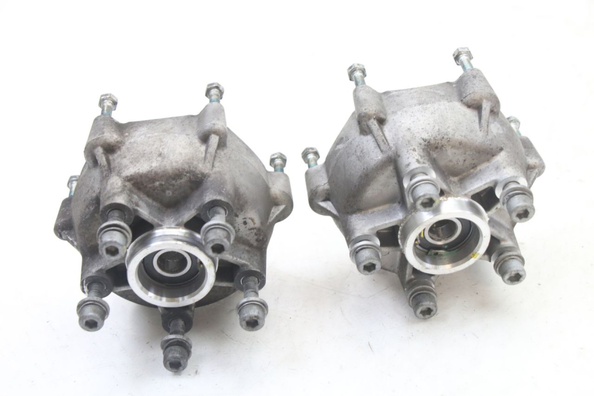 photo de CUBO RUEDA DELANTERA PIAGGIO MP3 500 (2014 - 2017) - Primer plano técnico