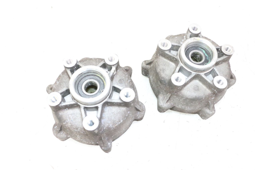 photo de CUBO RUEDA DELANTERA PIAGGIO MP3 500 (2014 - 2017) - Primer plano técnico