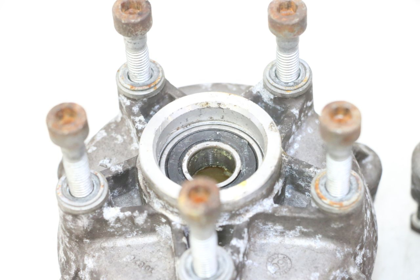 photo de BUJE DE RUEDA DELANTERA PIAGGIO MP3 RL 250 (2006 - 2010) - Primer plano técnico