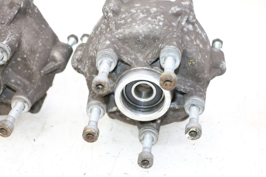 photo de CUBO RUEDA DELANTERA PIAGGIO MP3 500 (2011 - 2015) - Primer plano técnico