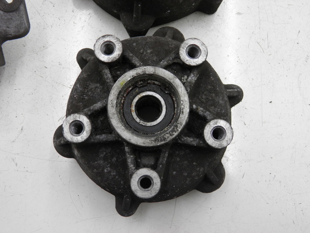 photo de CUBO RUEDA DELANTERA PIAGGIO MP3 RL 125 (2006 - 2014) - Detalles de los puntos de fijación