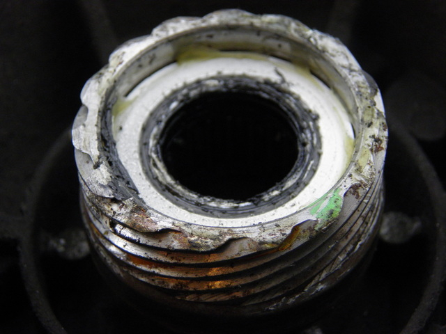 photo de CUBO RUEDA DELANTERA PIAGGIO MP3 RL 125 (2006 - 2014) - Primer plano técnico