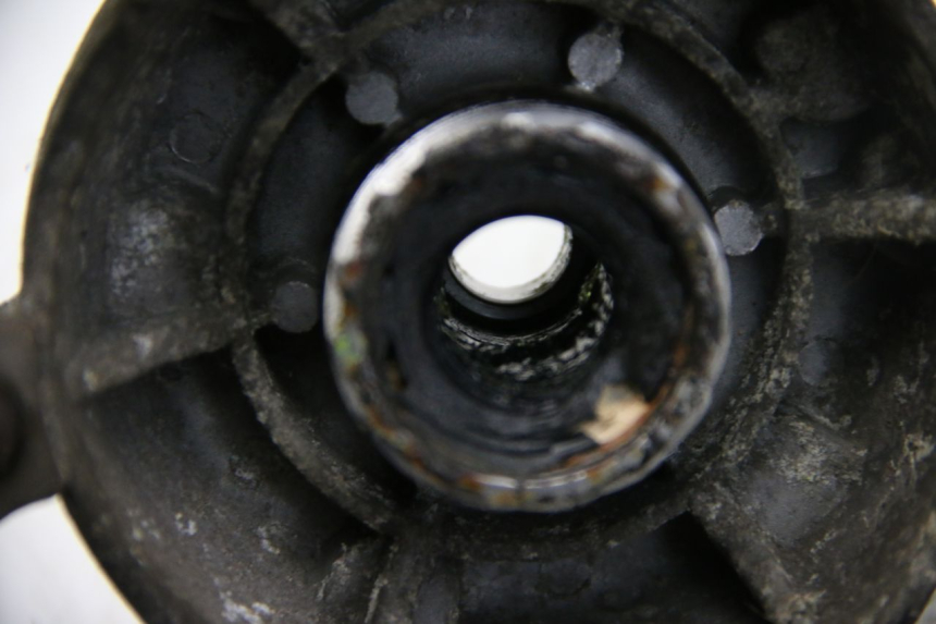 photo de BUJE DE RUEDA DELANTERA PIAGGIO VESPA GRANTURISMO 125 (2003 - 2007) - Primer plano técnico