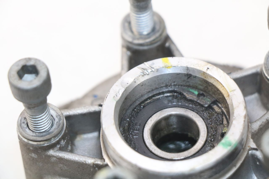 photo de BUJE DE RUEDA DELANTERA PIAGGIO VESPA SPRINT 2T 50 (2014 - 2018) - Primer plano técnico