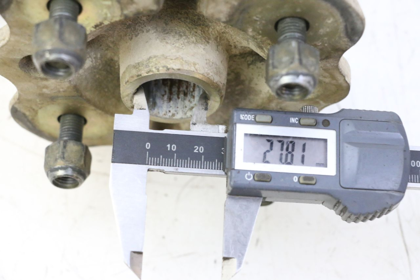 photo de CUBO RUEDA DELANTERA YAMAHA YFM BRUIN 350 (2003 - 2009) - Zoom estado de uso