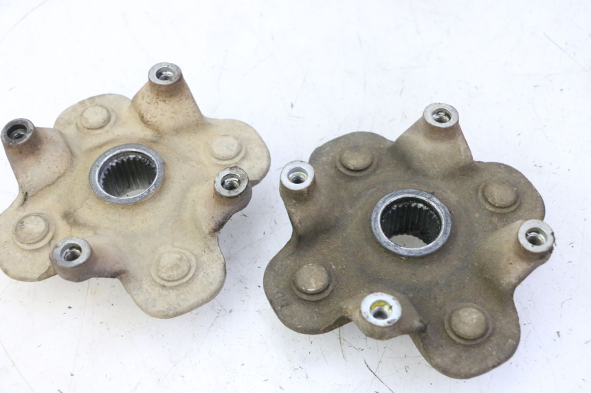 photo de CUBO RUEDA DELANTERA YAMAHA YFM GRIZZLY 550 (2008 - 2015) - Zoom estado de uso