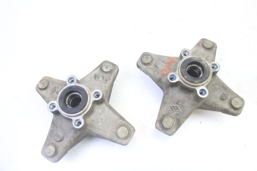 photo de CUBO RUEDA DELANTERA YAMAHA YFM R RAPTOR 250 (2008 - 2014) - Primer plano técnico
