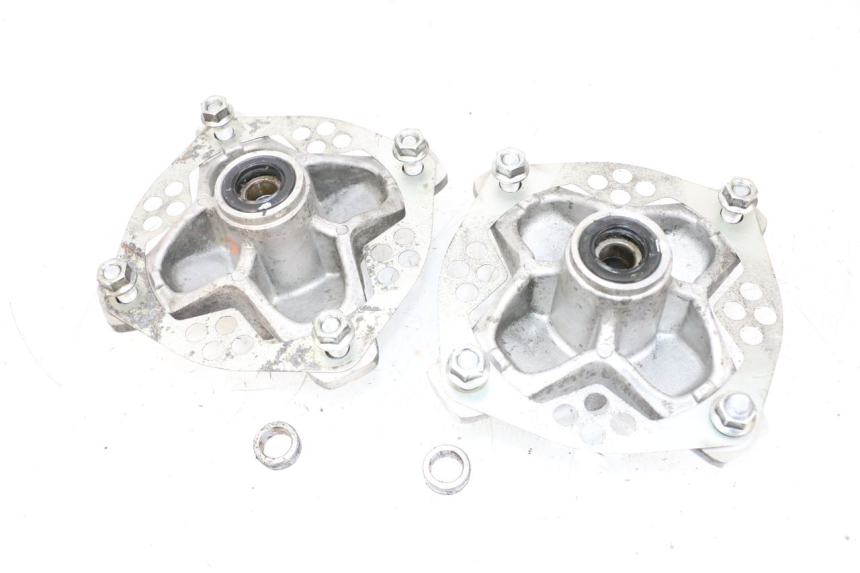 photo de CUBO RUEDA DELANTERA YAMAHA YFM R RAPTOR 250 (2008 - 2014) - Detalles de los puntos de fijación