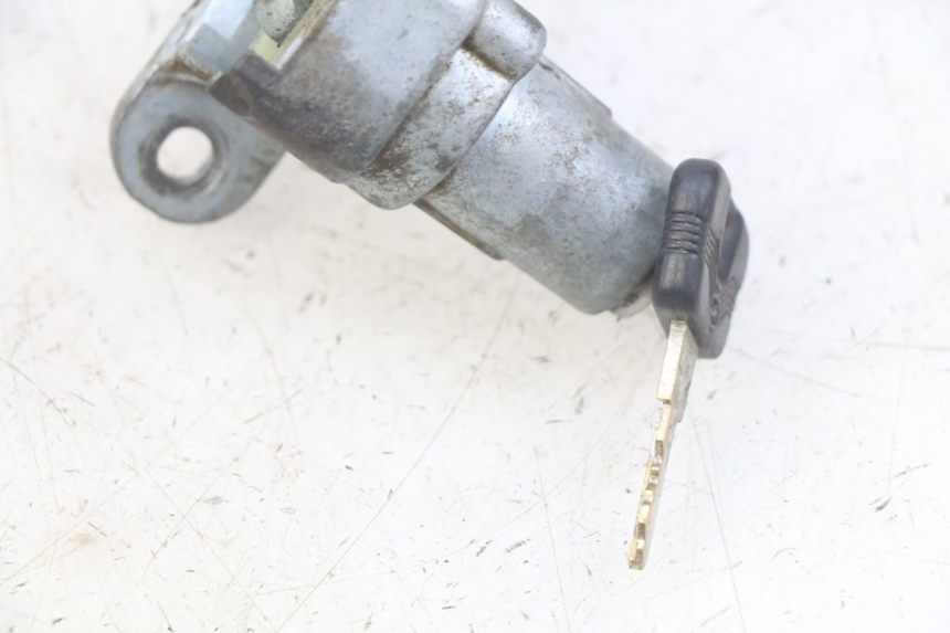 photo de CERRADURA DE ENCENDIDO MBK BOOSTER SPIRIT 50 (1999 - 2003) - Zoom estado de uso