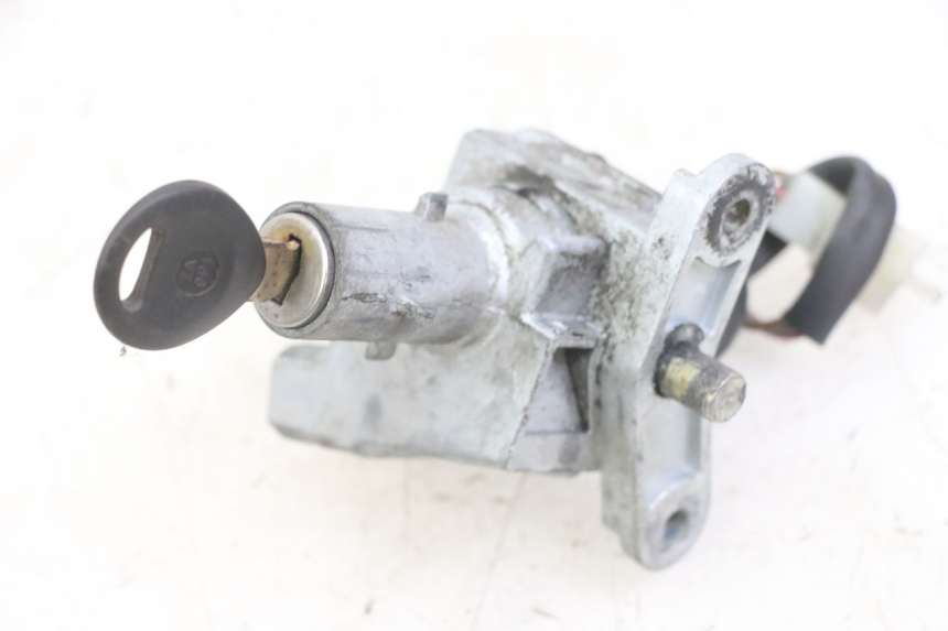 photo de CERRADURA DE ENCENDIDO MBK BOOSTER SPIRIT NAKED 50 (2004 - 2017) - Detalle de la pieza