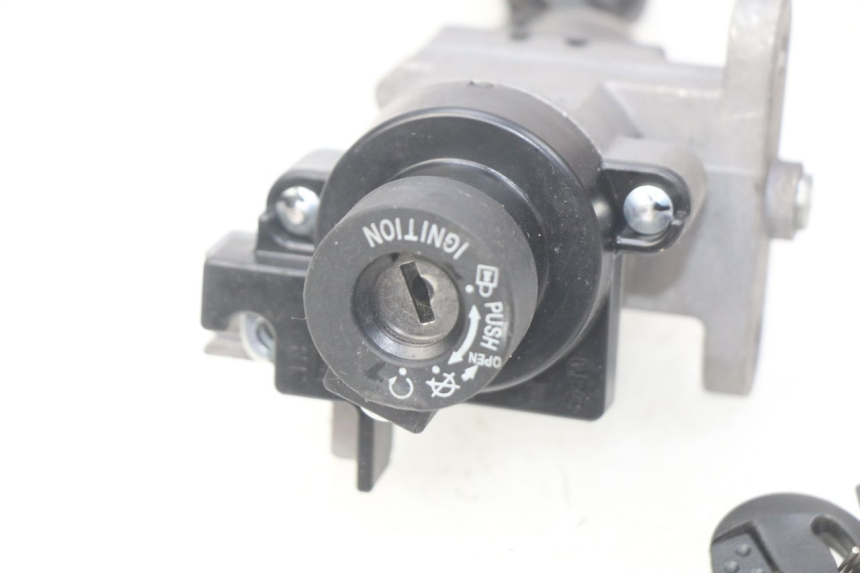 photo de CERRADURA DE ENCENDIDO PEUGEOT KISBEE 2T 50 (2010 - 2017) - Detalles de los puntos de fijación