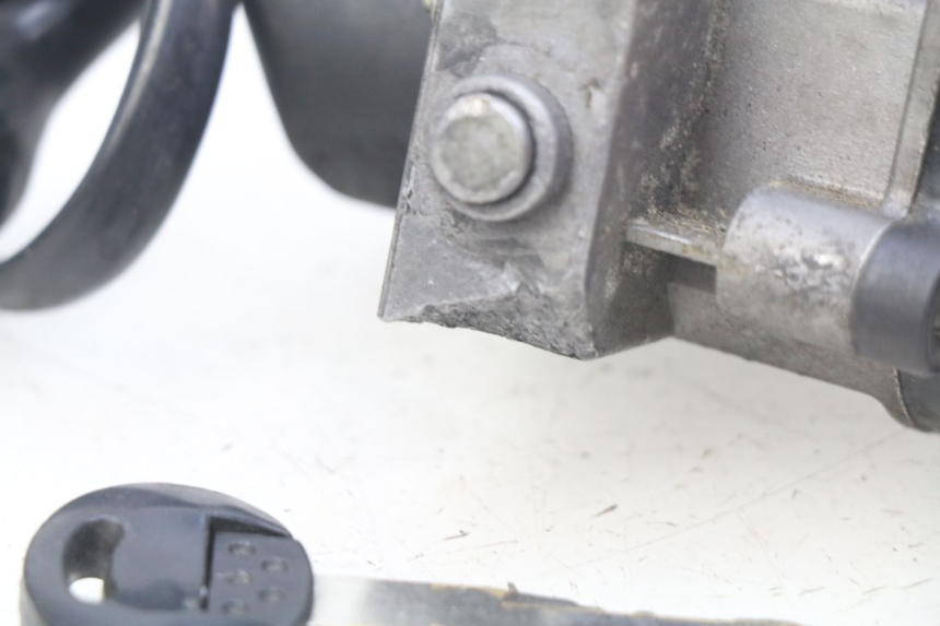 photo de CERRADURA DE ENCENDIDO PEUGEOT KISBEE 4T 50 (2010 - 2017) - Primer plano técnico