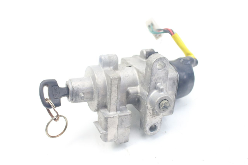 photo de CERRADURA DE ENCENDIDO KYMCO PEOPLE 250 (2004 - 2008) - Características distintivas