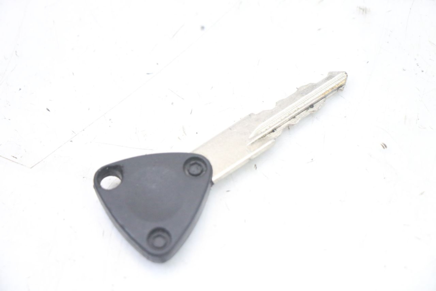 photo de CERRADURA DE ENCENDIDO PEUGEOT KISBEE 4T 50 (2018 - 2022) - Zoom estado de uso