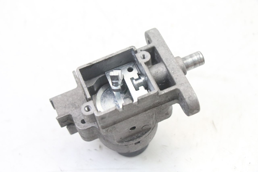 photo de CERRADURA DE ENCENDIDO PEUGEOT KISBEE 4T 50 (2018 - 2022) - Primer plano técnico