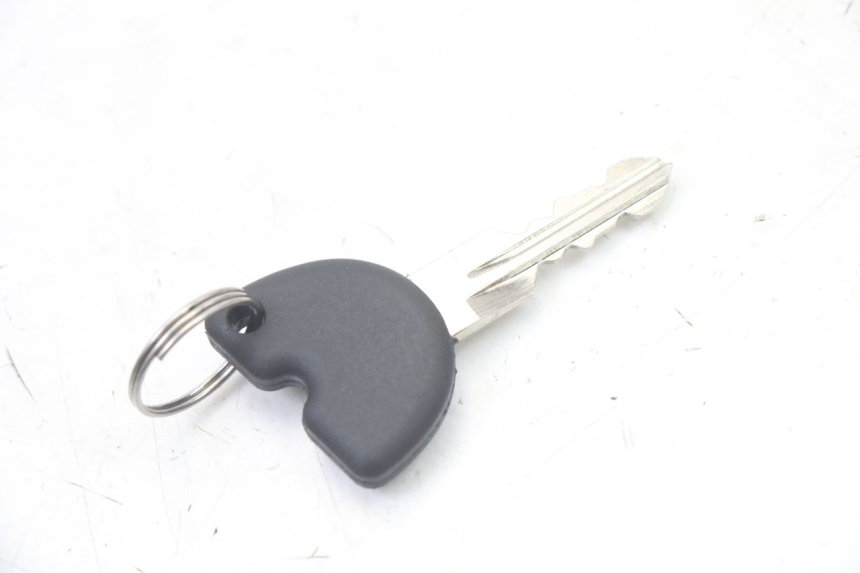 photo de CERRADURA DE ENCENDIDO PIAGGIO ZIP 4T 50 (2018 - 2020) - Detalles de los puntos de fijación