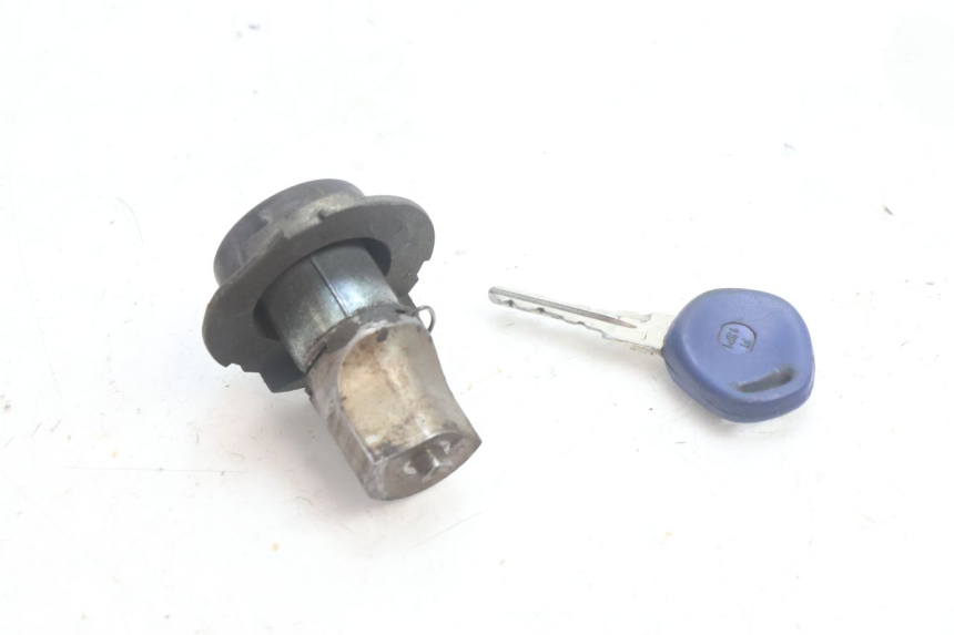 photo de CLAUSOR GILERA RUNNER SP 50 (2002 - 2004) - Otra perspectiva