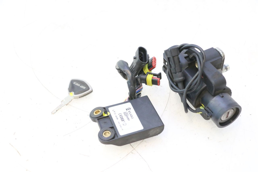 photo de CLAUSOR CAN-AM SPYDER RS 1000 (2008 - 2012) - Estado de la superficie y material